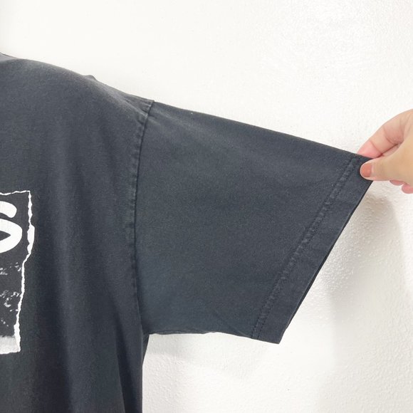 Famous Black Short Sleeve Graphic Tee Shirt Men's Large - Picture 7 of 9